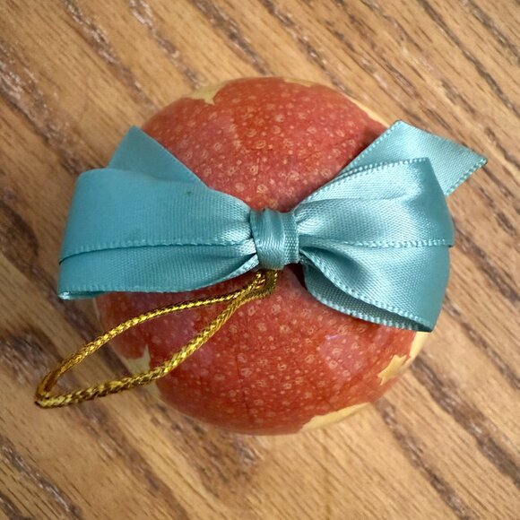 Vintage Enesco Precious Moments 1994 Round Christmas Ornament With Box - Picture 9 of 10